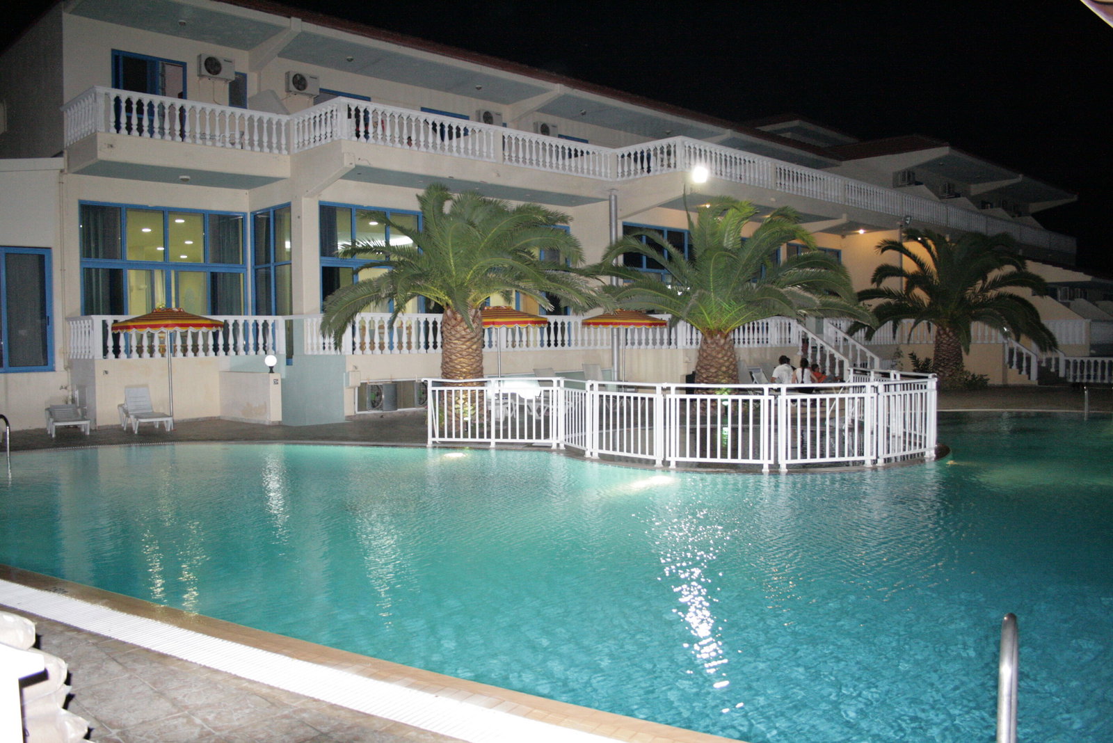 dal travel Kamari Plus Hotels
