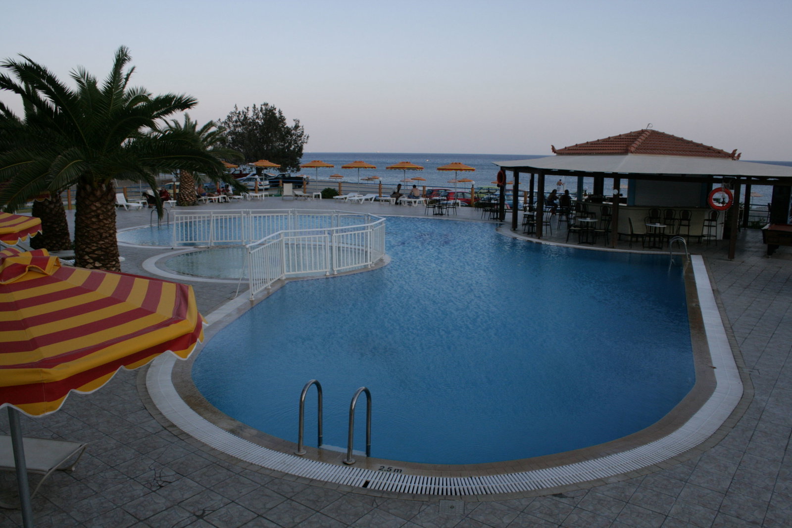 dal travel Kamari Plus Hotels