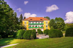 Hotel Zabola Estate cazare Zabala