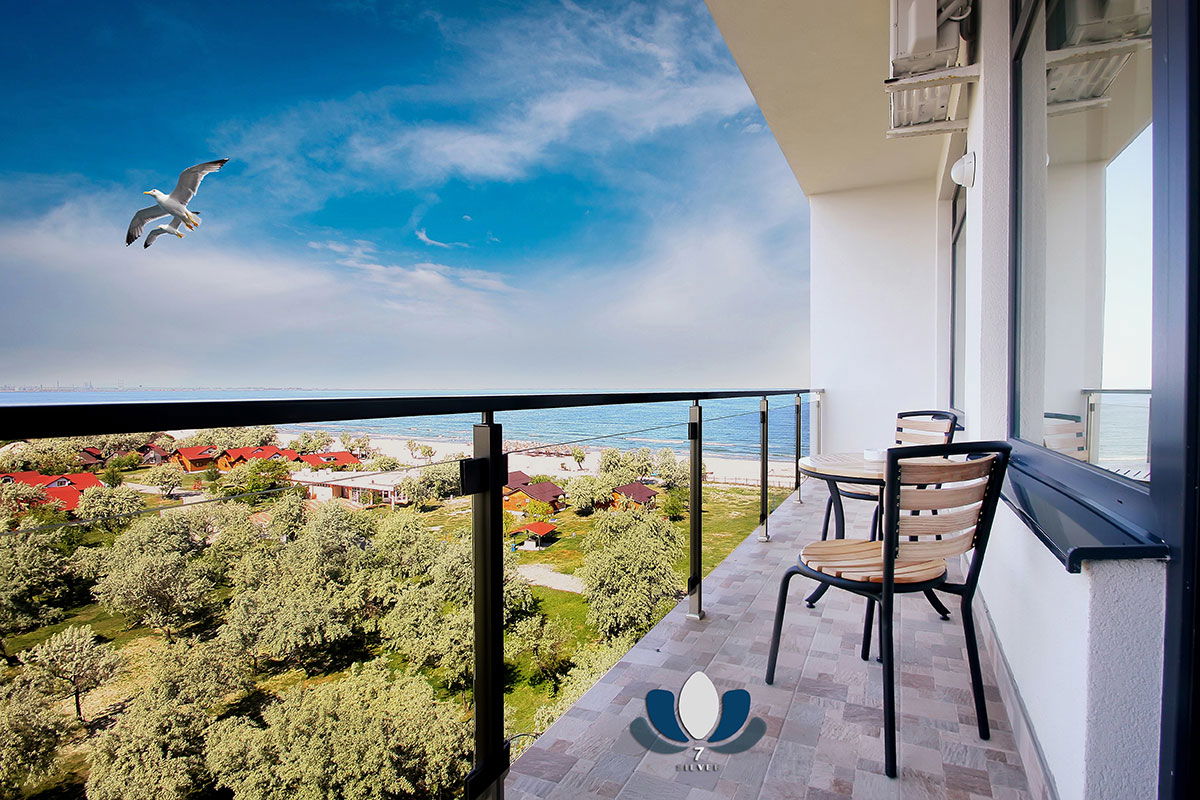 Hotel Lotus 7 Silver