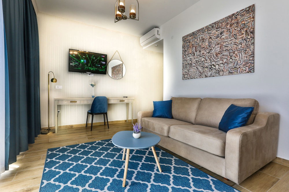 Hotel Harmony