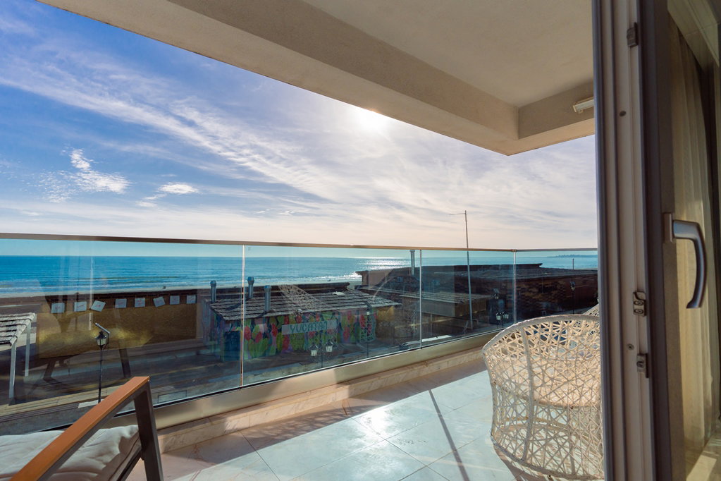 Wave 2 Promenada Apartments