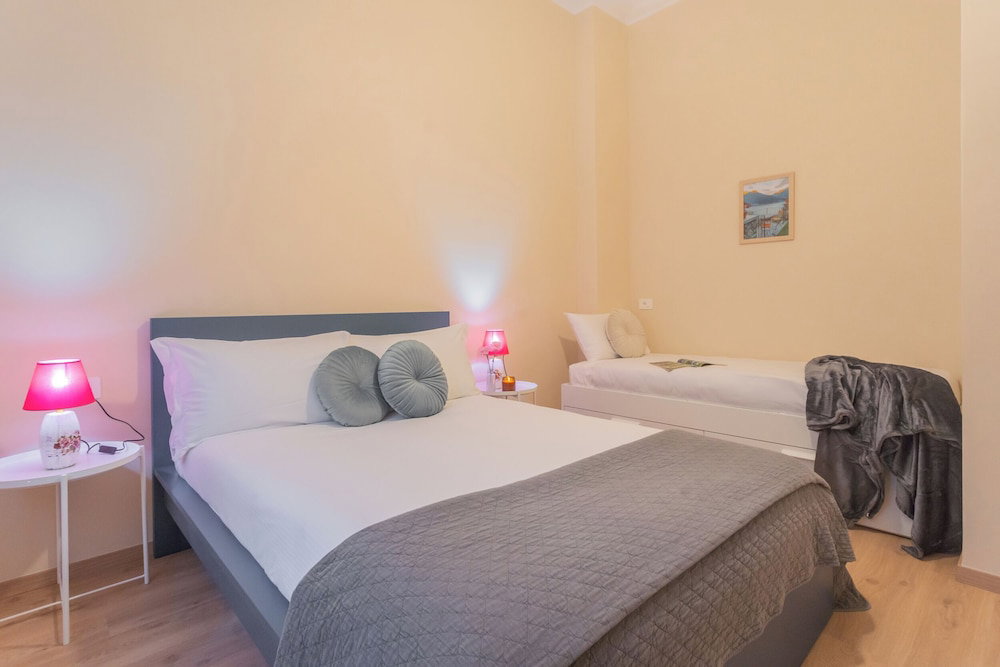 Simar Apartments Nearby Como S G Train Station By Rent All Como