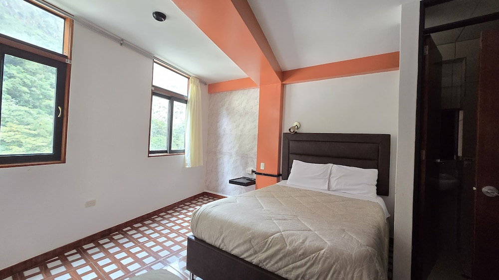 Hotel Anturios House