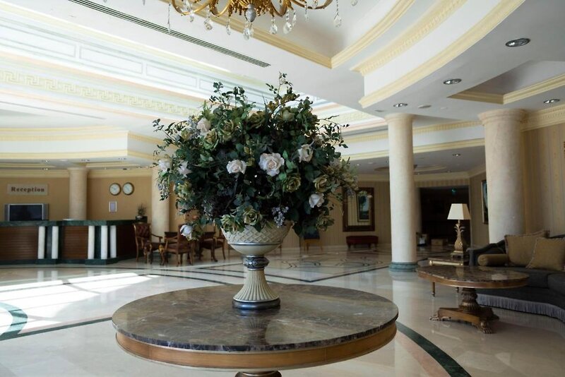 X Life Hotel