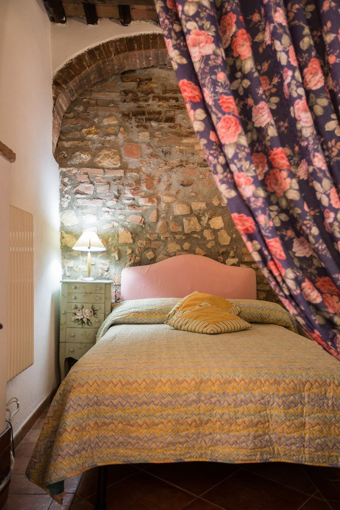 Antica Fonte Residenza Di Siena