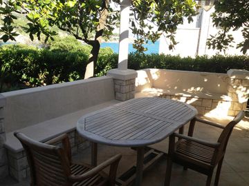 Guest House Steel