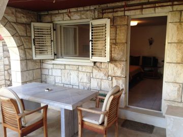 Guest House Steel