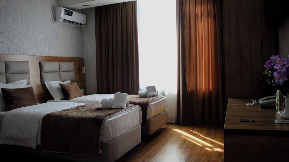 Hotel Grand Shosh Hotel