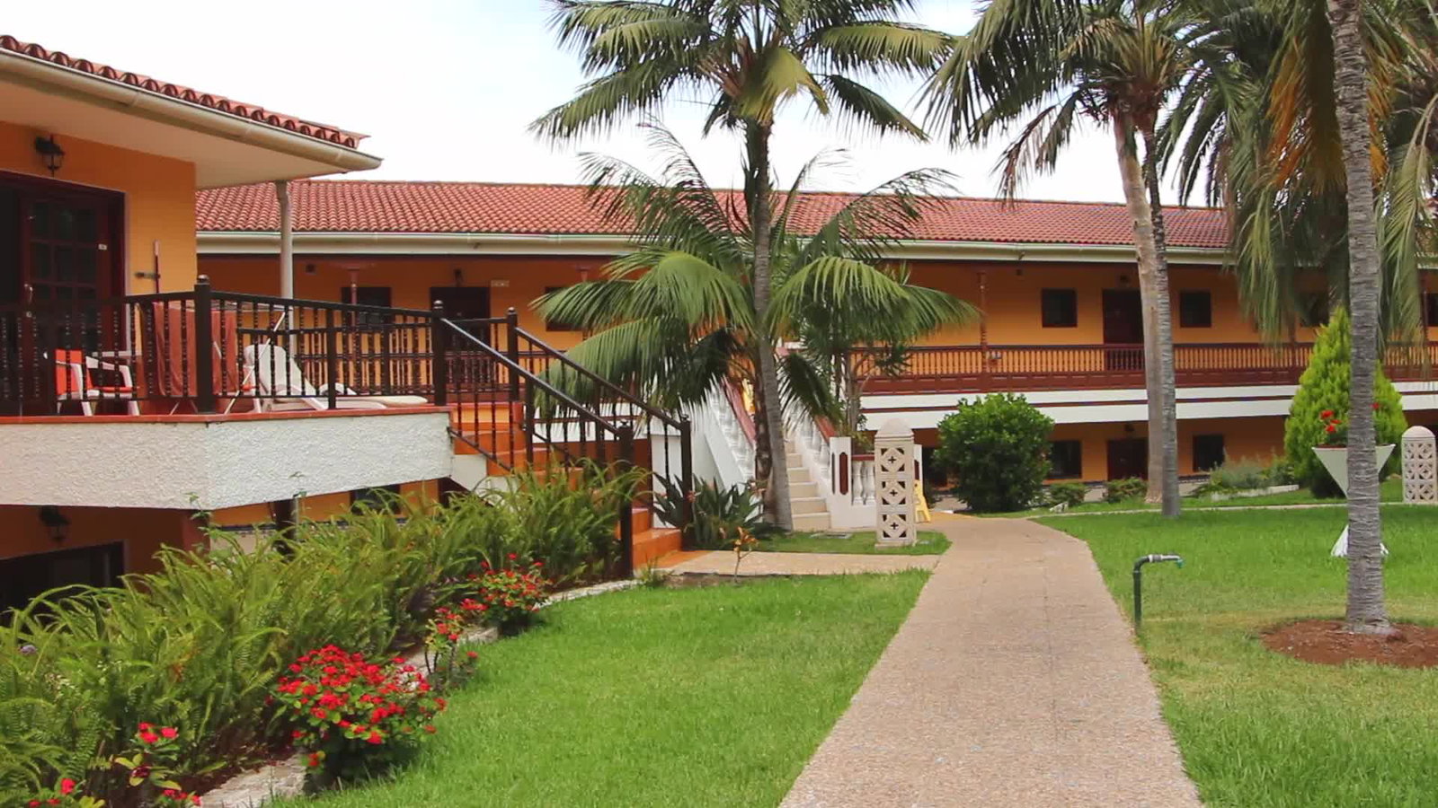 dal travel Apartamentos Ambassador