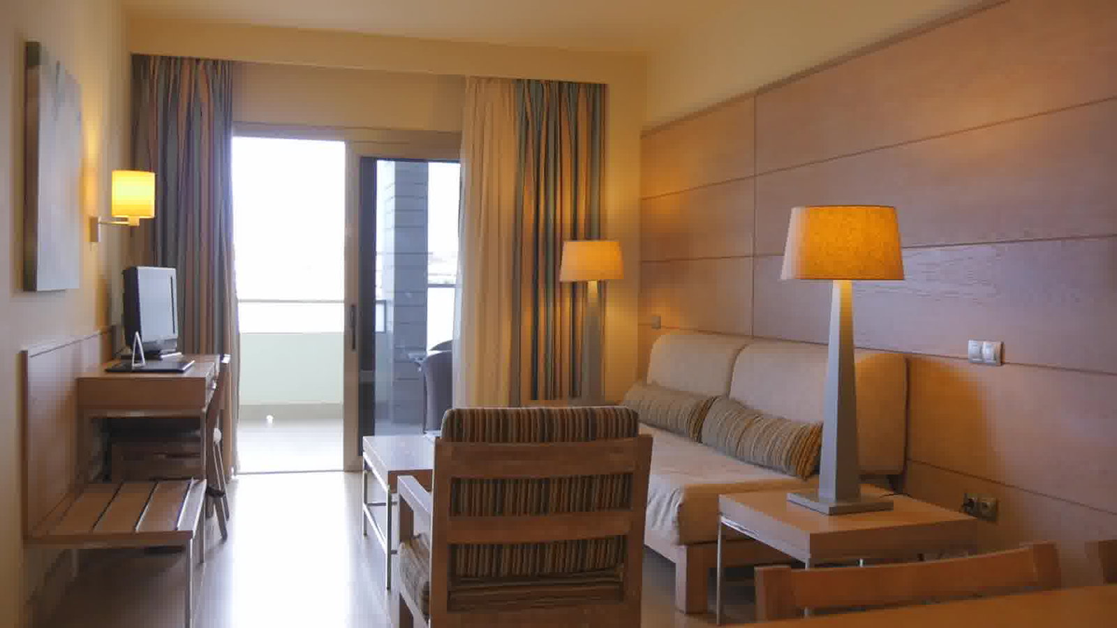 Kn Hotel Arenas Del Mar