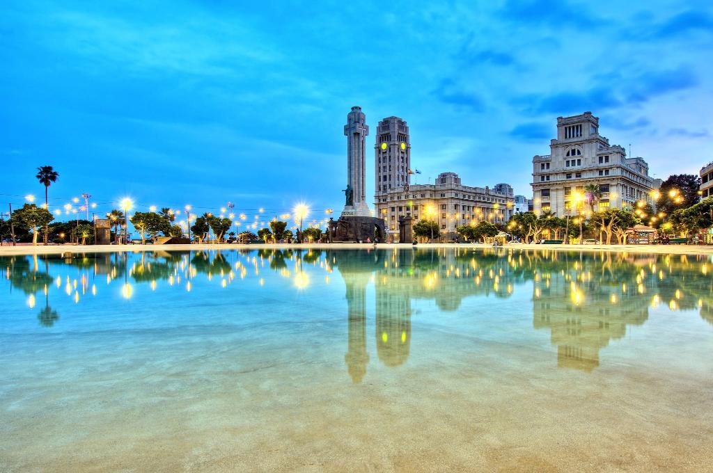 dal travel Adonis Plaza