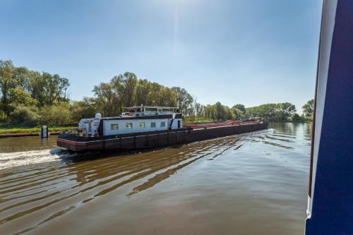 Hotel Boathotel De Barge