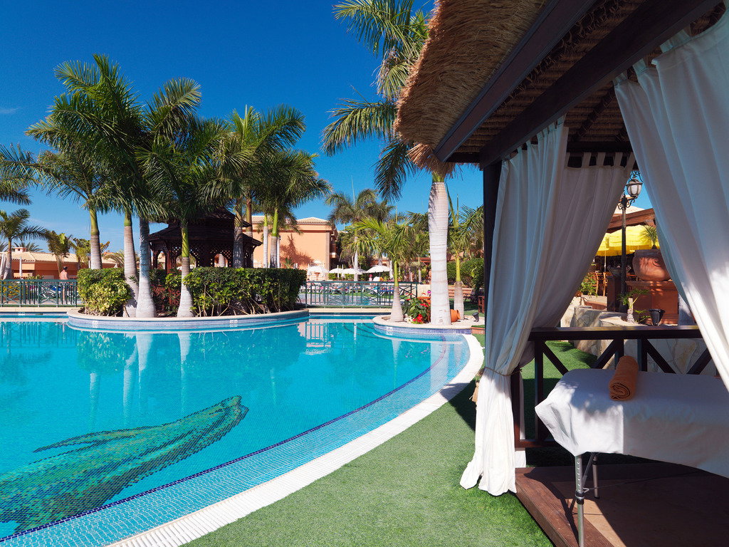 dal travel Green Garden Resort And Suites