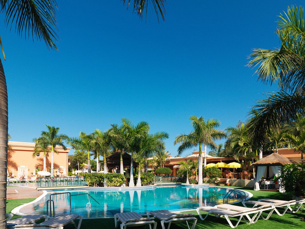 dal travel Green Garden Resort And Suites