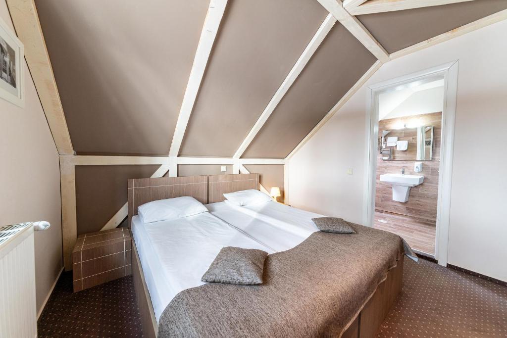 Complex Hotelier Cota O Mie