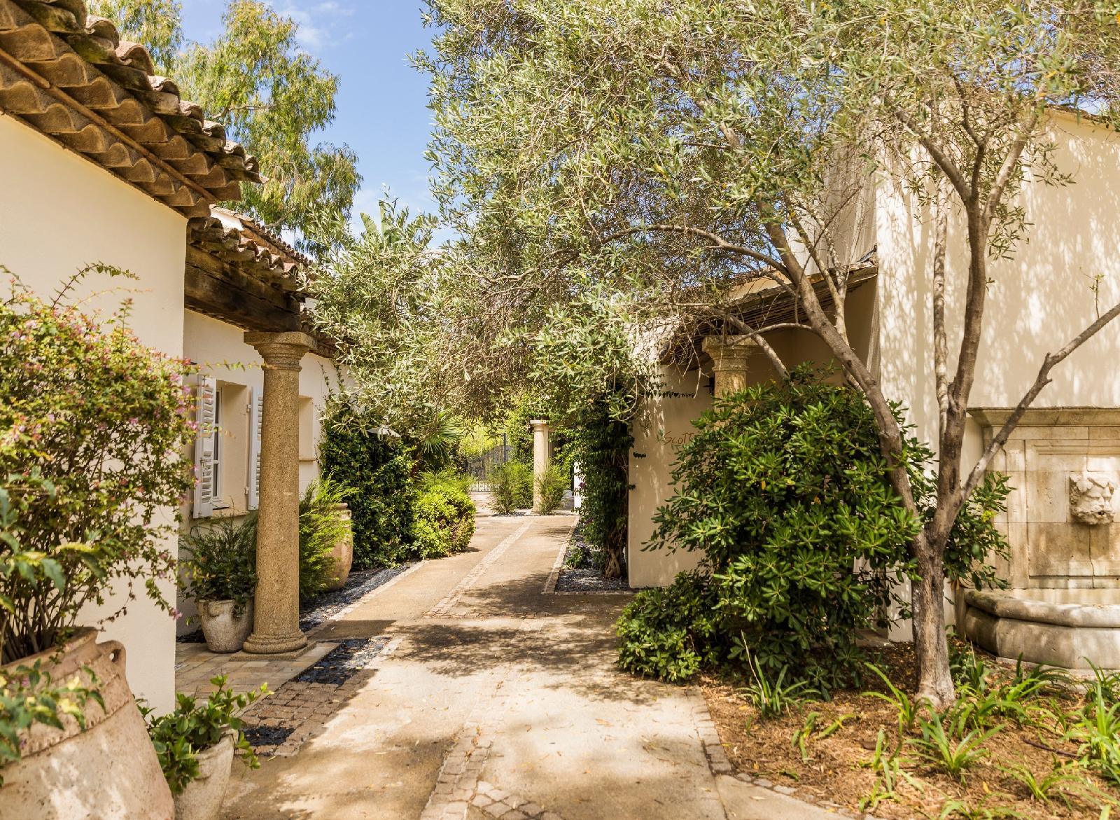 Hotel Hôtel La Tartane Saint -Tropez