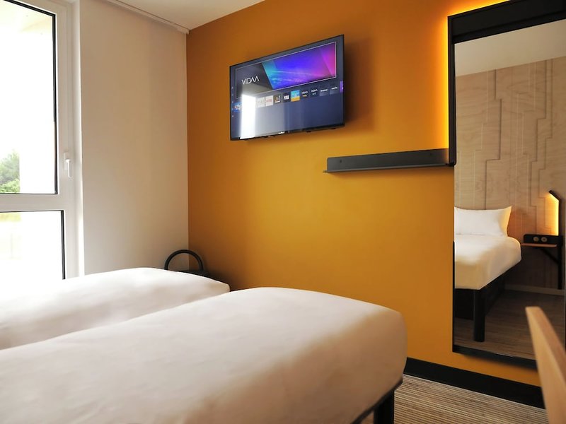 Hotel B&B Hotel Carcassonne Rocadest La Cité