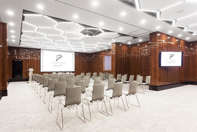 Hotel Platinia Luxury Suites