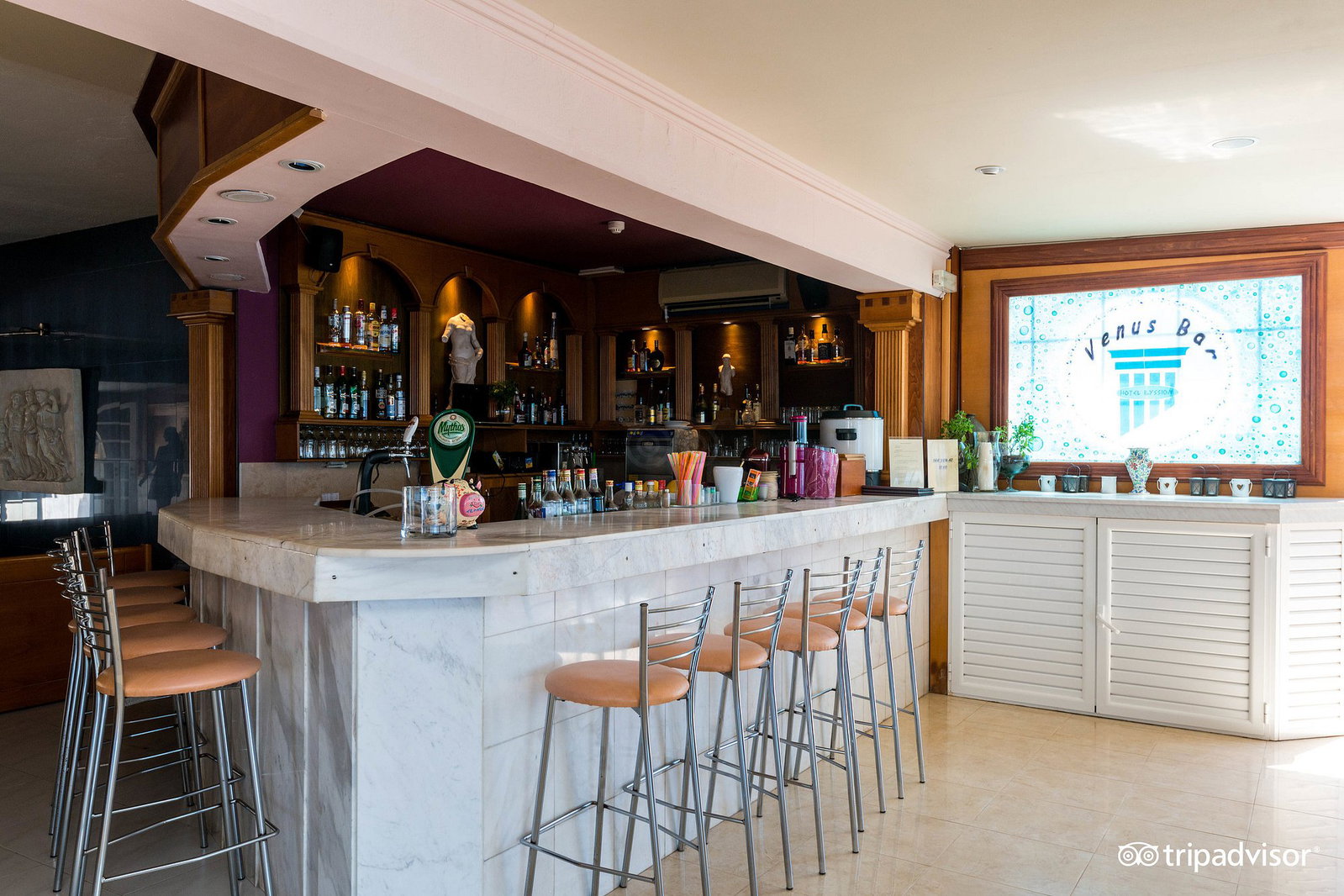 Ilyssion Hotel