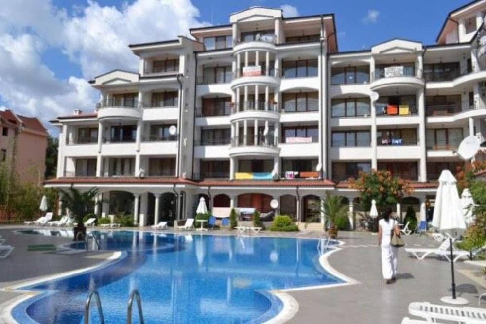 Apartment In Chateau Del Marina Apart Complex
