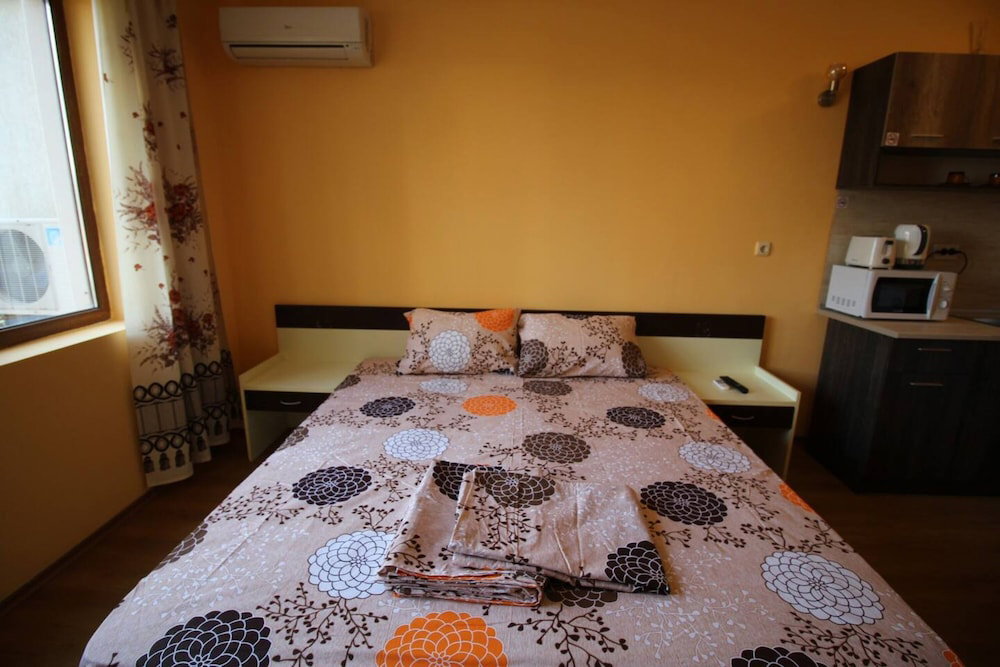 Apartment In Chateau Del Marina Apart Complex