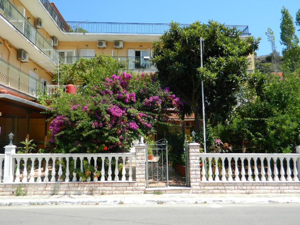 Hotel Logaras Apartments