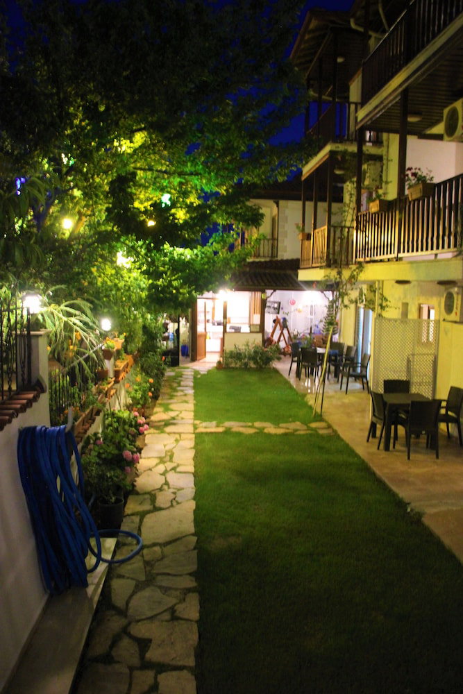 Hotel Santo Akyaka Home