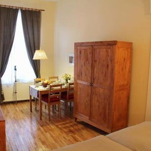 Hotel Fabini Apartments cazare Medias