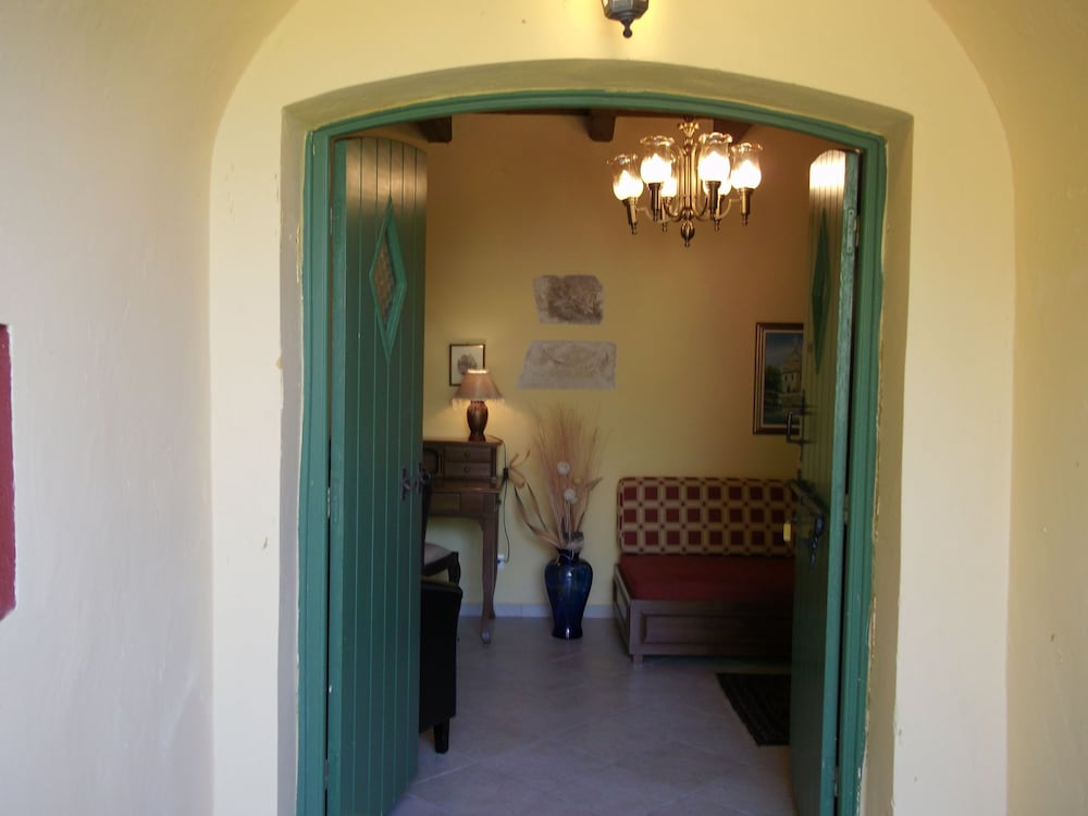 Villa De Loulia Hotel