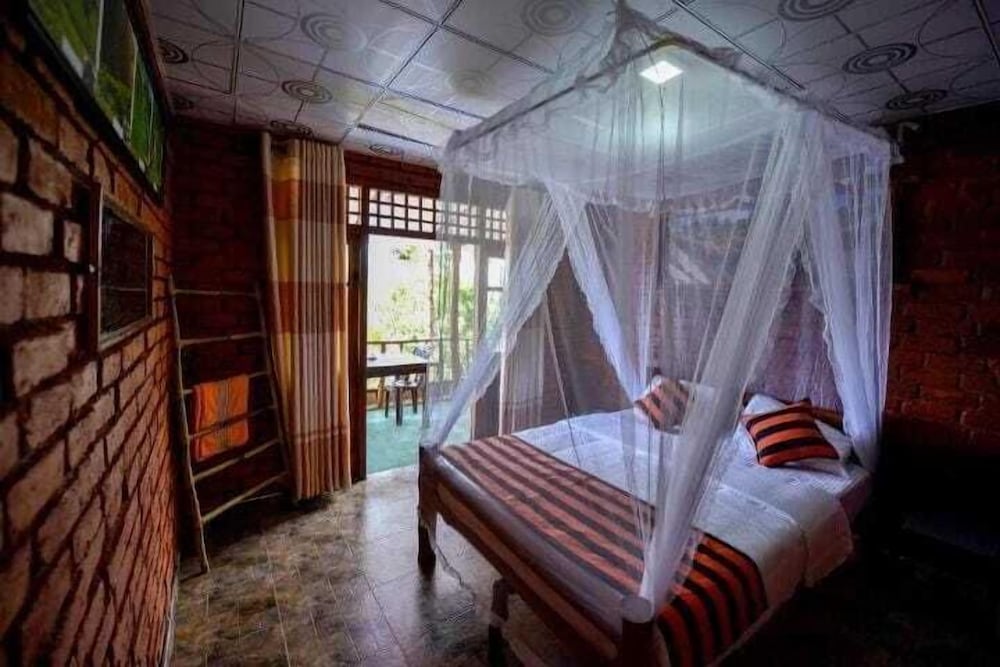 Hotel Apurvi Homestay