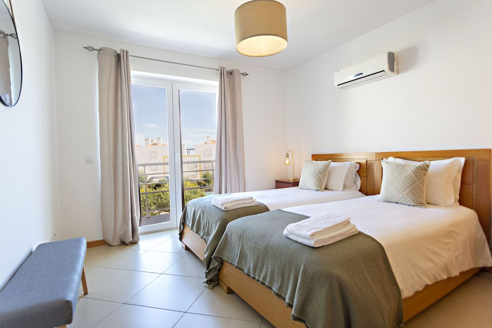 Hotel Cg 12B - Pool - Cabanas Gardens