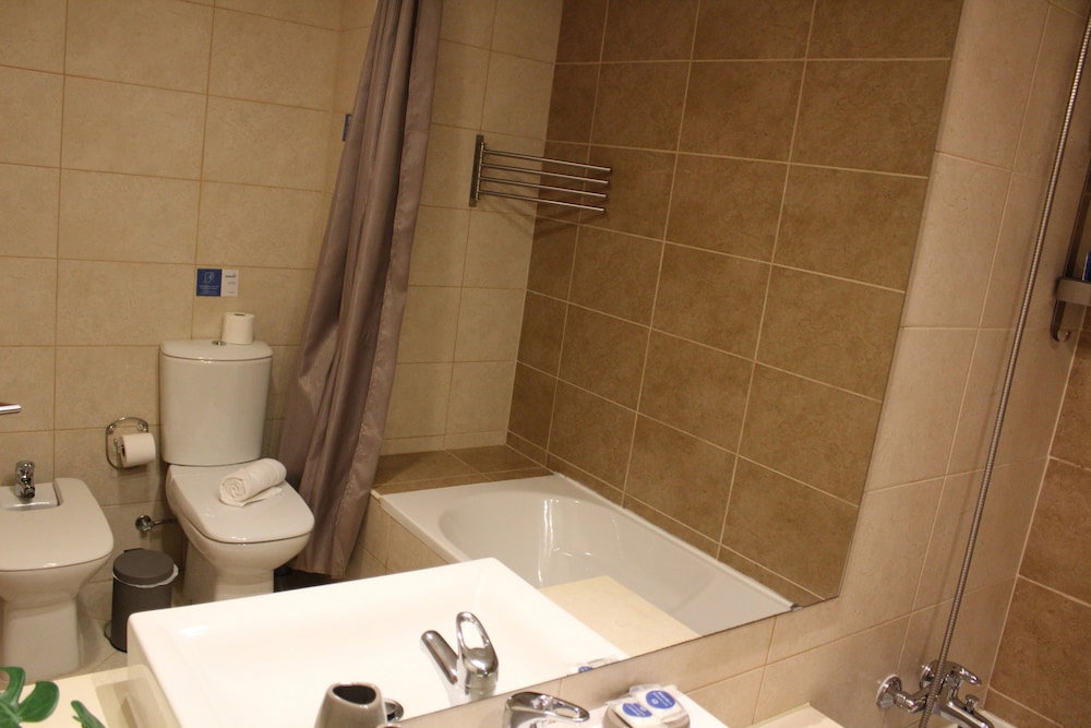 Hotel Cg 12F - Garden - Cabanas Gardens