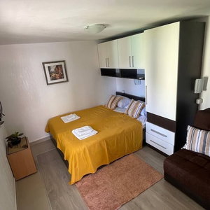 Hotel Family House With Pool & Sea View cazare Bijela