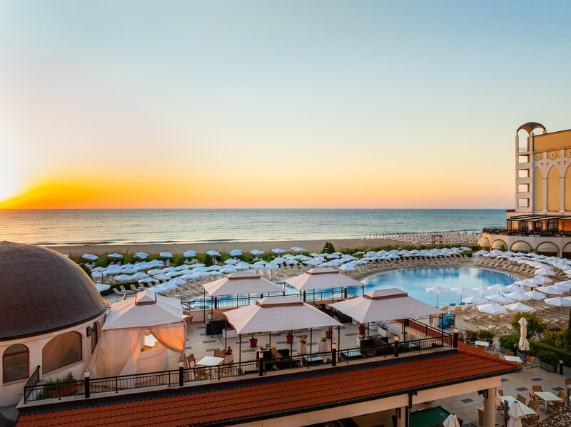 Alua Helios Bay