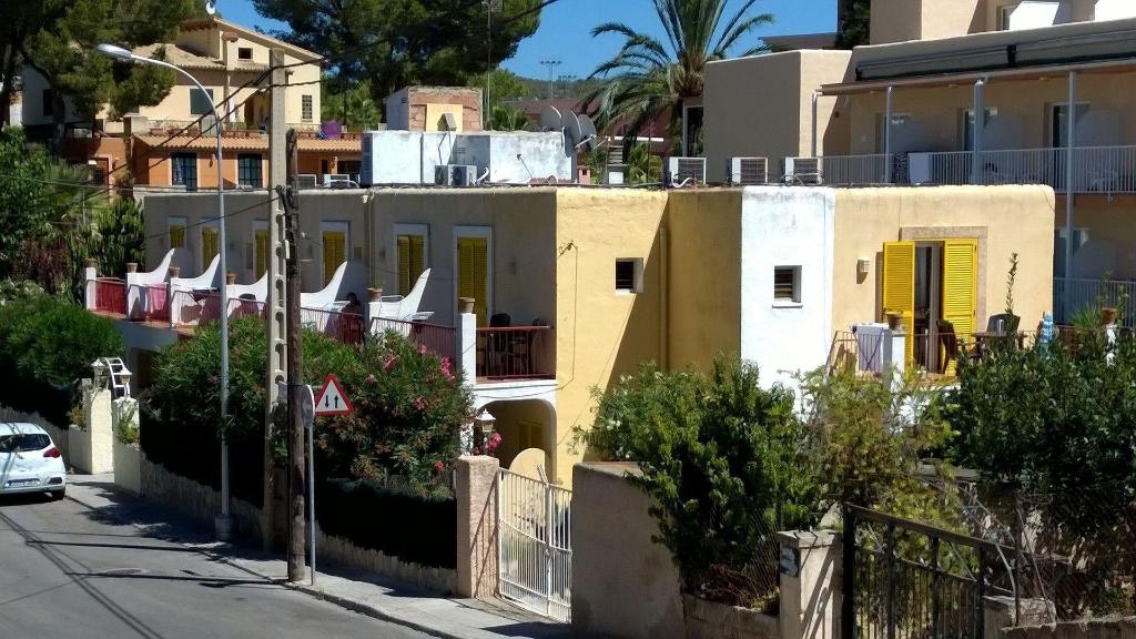 dal travel Hostal Amistad