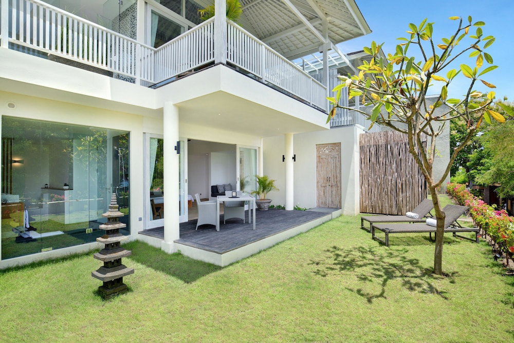 Hidden Hills Villas
