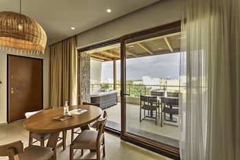 Volta Suites And Villas