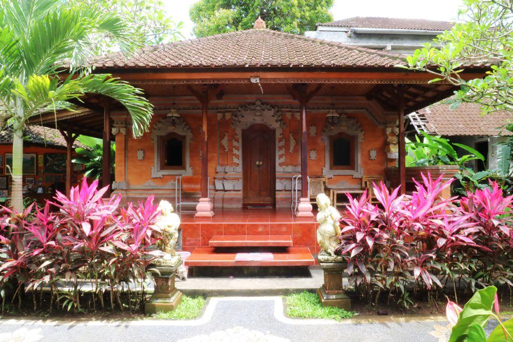 Hotel Yuliati House