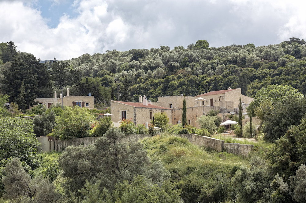 Kapsaliana Village