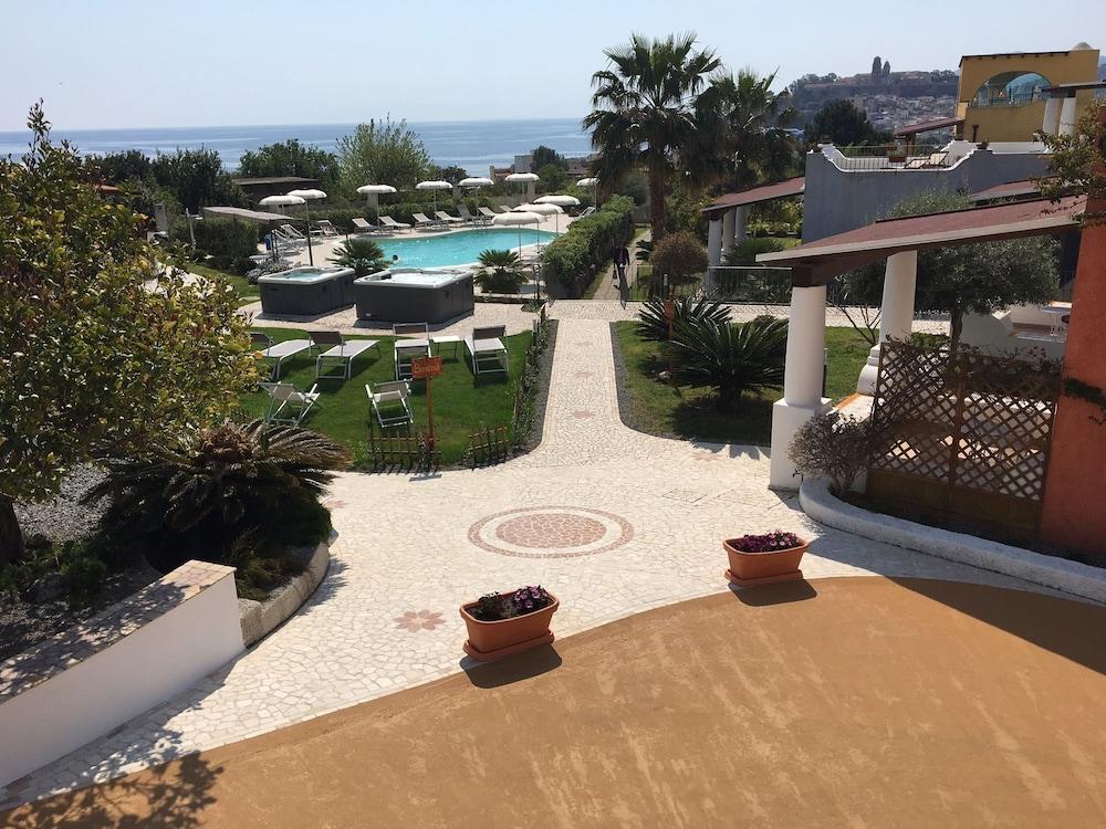 Hotel Bougainville