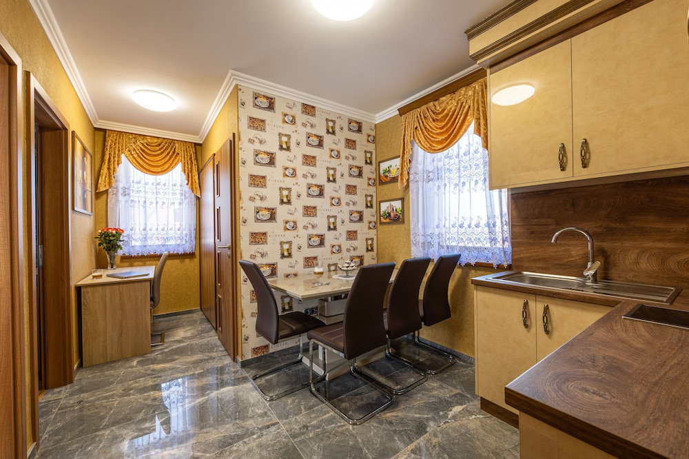 Hotel Voros Alom Panzio