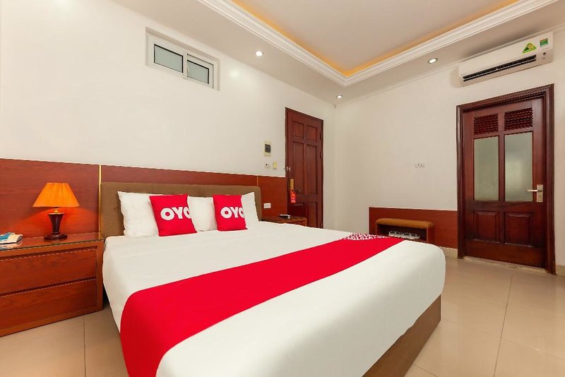 Bach Duong Hotel By Oyo Rooms
