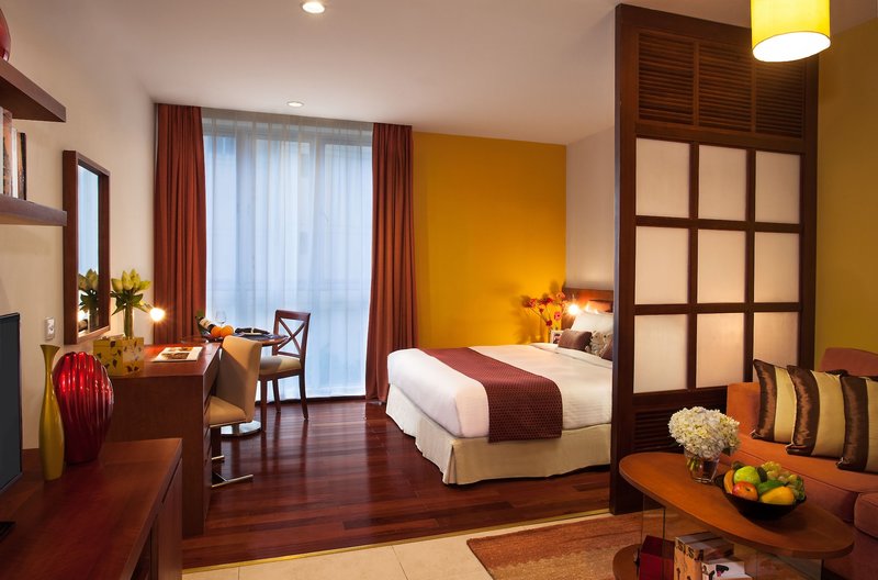 Hotel Somerset West Lake