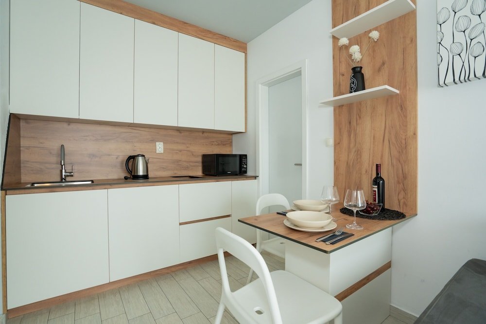 Hotel Apartments Ellena
