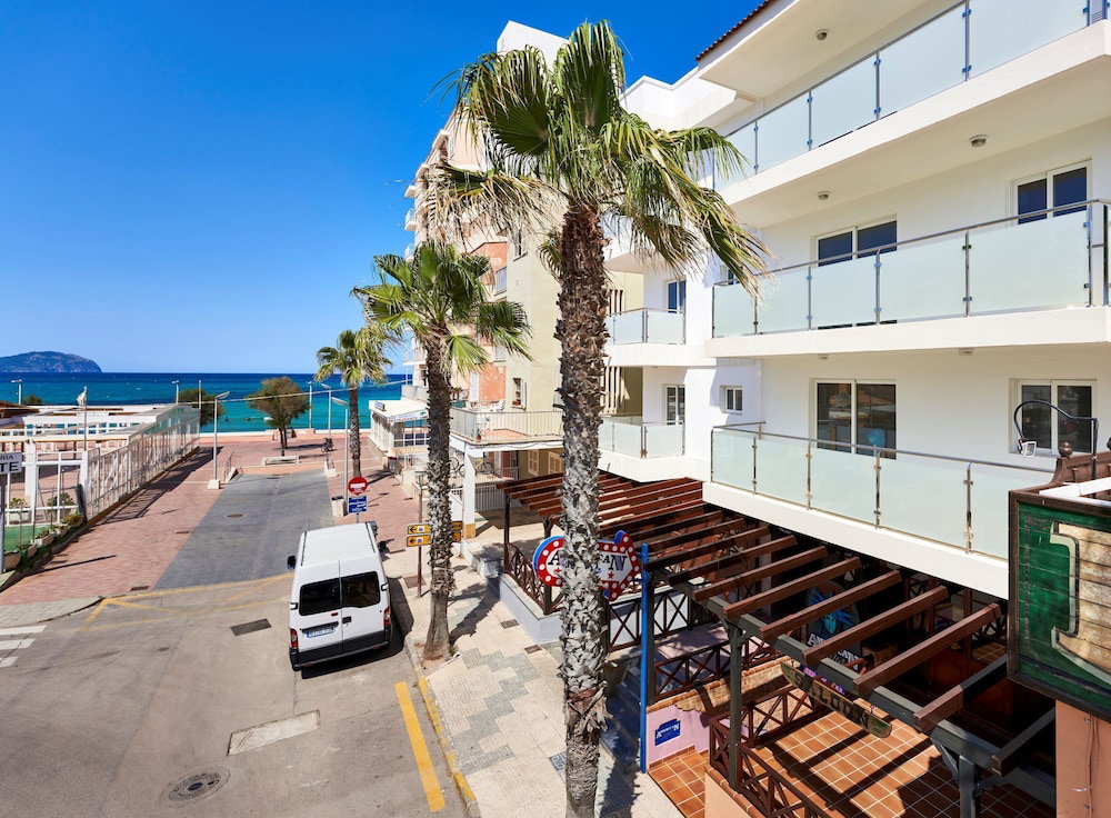 Hotel Apartamentos Charly's Can Picafort