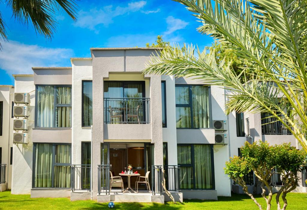 Hotel VONRESORT GOLDEN BEACH -Memento Suri Club