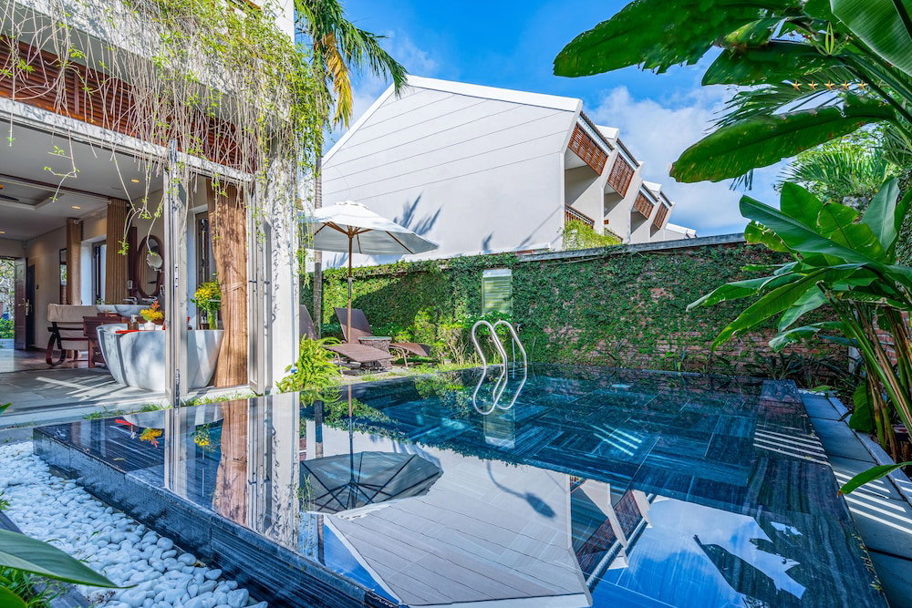 Silk Sense River Resort