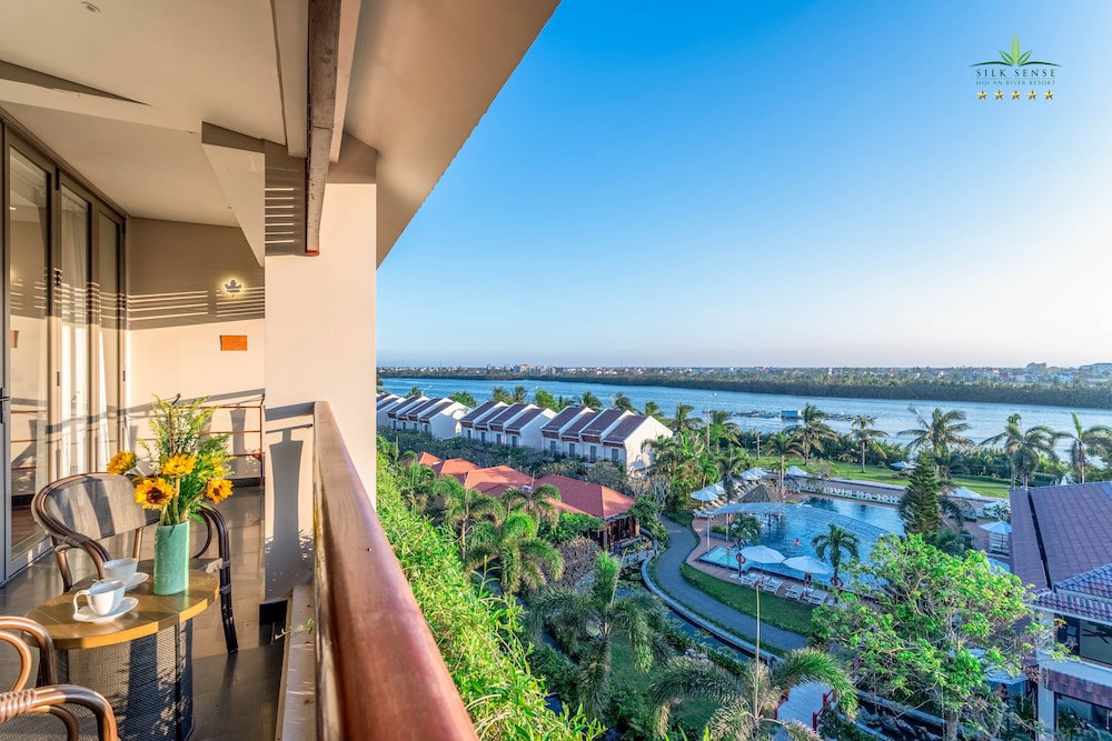 Silk Sense River Resort