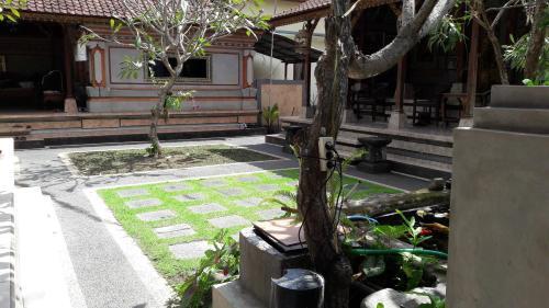 Hotel Three Ayu Family House